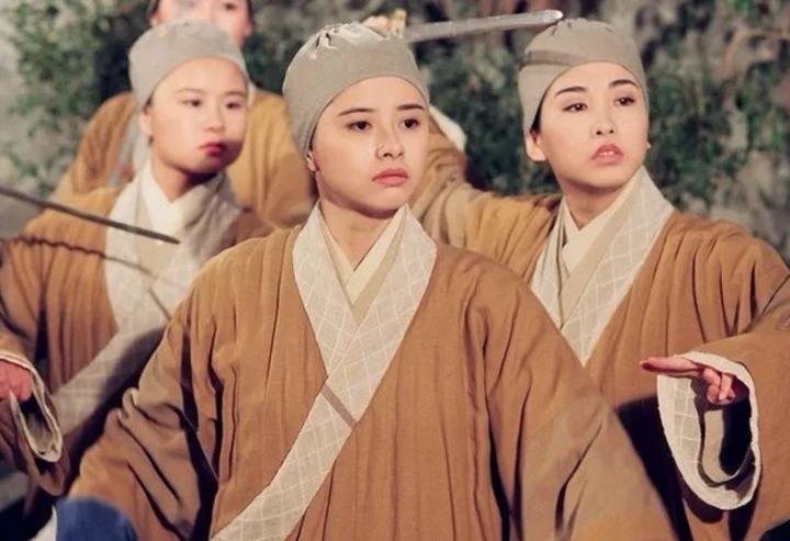 Ni cô đẹp nhất 'Tiếu ngạo giang hồ' bỏ showbiz, 50 tuổi sống kín tiếng một mình - Ảnh 2. Ni cô đẹp nhất 'Tiếu ngạo giang hồ' bỏ showbiz, 50 tuổi sống kín tiếng một mình - Ảnh 2.