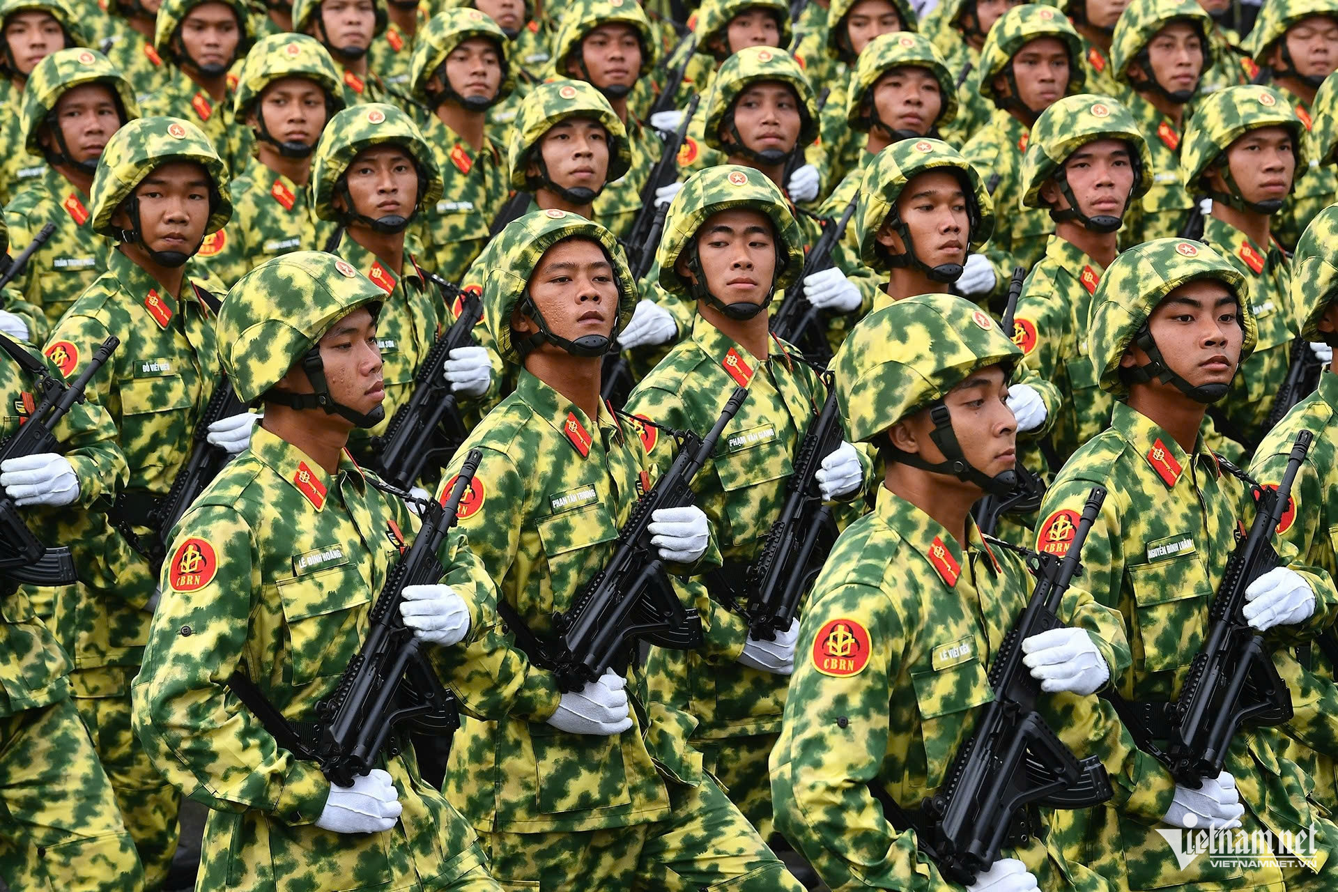 Những mẫu súng trang bị cho các khối diễu binh Quân đội, Công an - Ảnh 10. Những mẫu súng trang bị cho các khối diễu binh Quân đội, Công an - Ảnh 10.