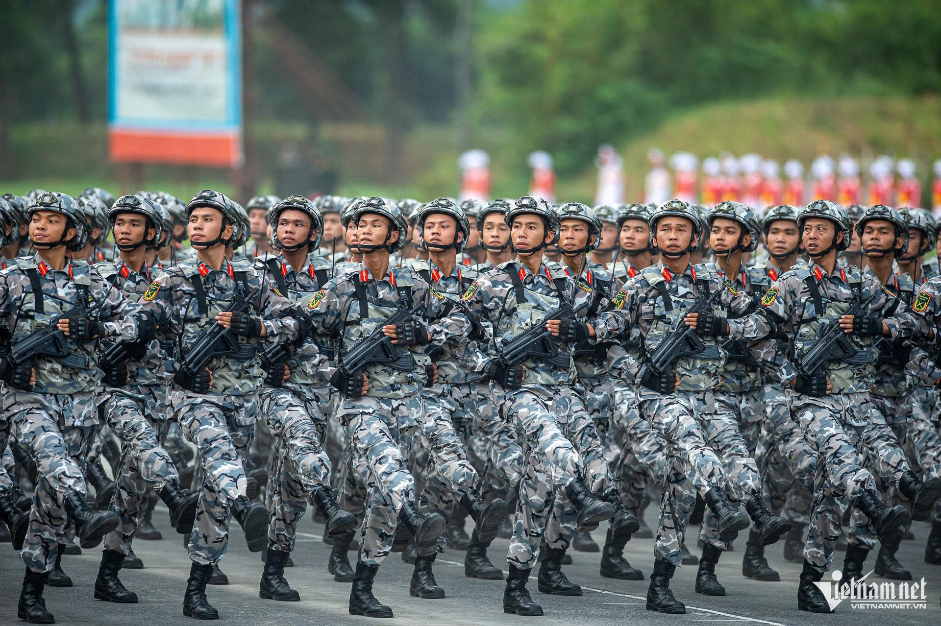 Những mẫu súng trang bị cho các khối diễu binh Quân đội, Công an - Ảnh 2. Những mẫu súng trang bị cho các khối diễu binh Quân đội, Công an - Ảnh 2.