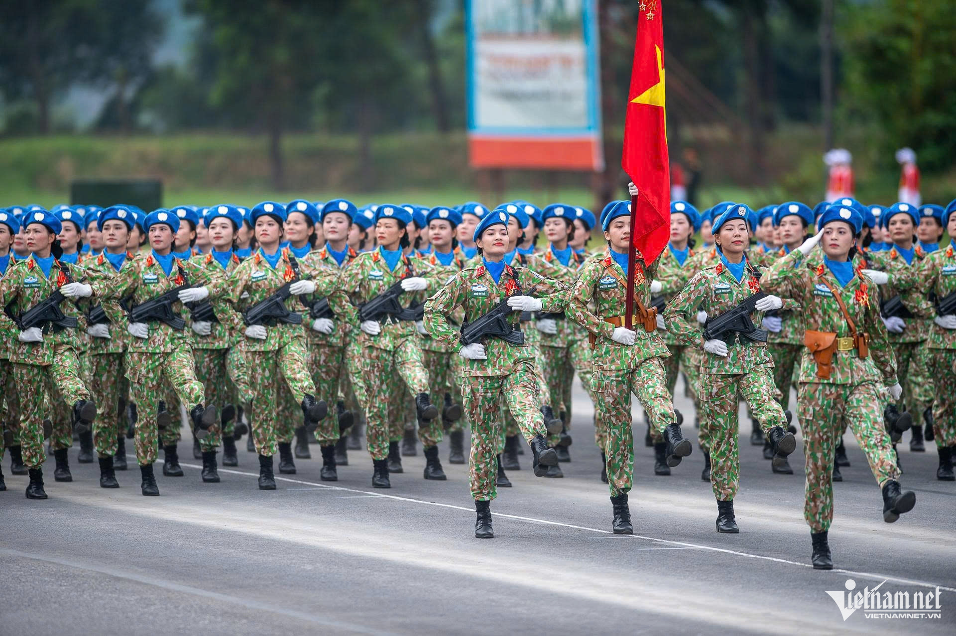 Những mẫu súng trang bị cho các khối diễu binh Quân đội, Công an - Ảnh 5. Những mẫu súng trang bị cho các khối diễu binh Quân đội, Công an - Ảnh 5.