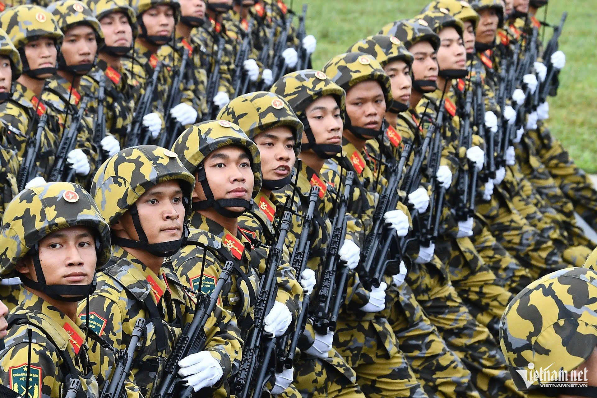 Những mẫu súng trang bị cho các khối diễu binh Quân đội, Công an - Ảnh 8. Những mẫu súng trang bị cho các khối diễu binh Quân đội, Công an - Ảnh 8.