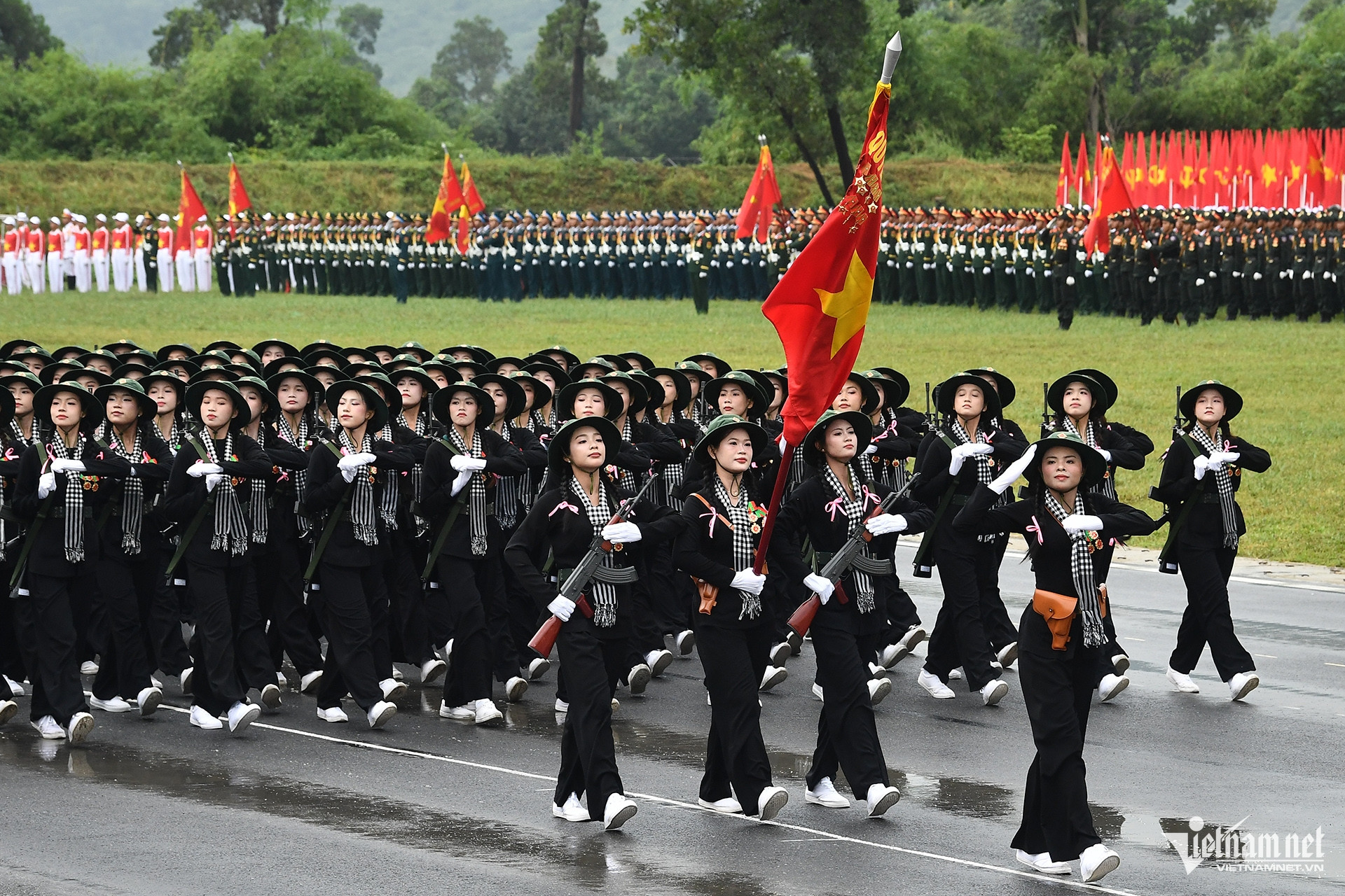 Những mẫu súng trang bị cho các khối diễu binh Quân đội, Công an - Ảnh 18. Những mẫu súng trang bị cho các khối diễu binh Quân đội, Công an - Ảnh 18.