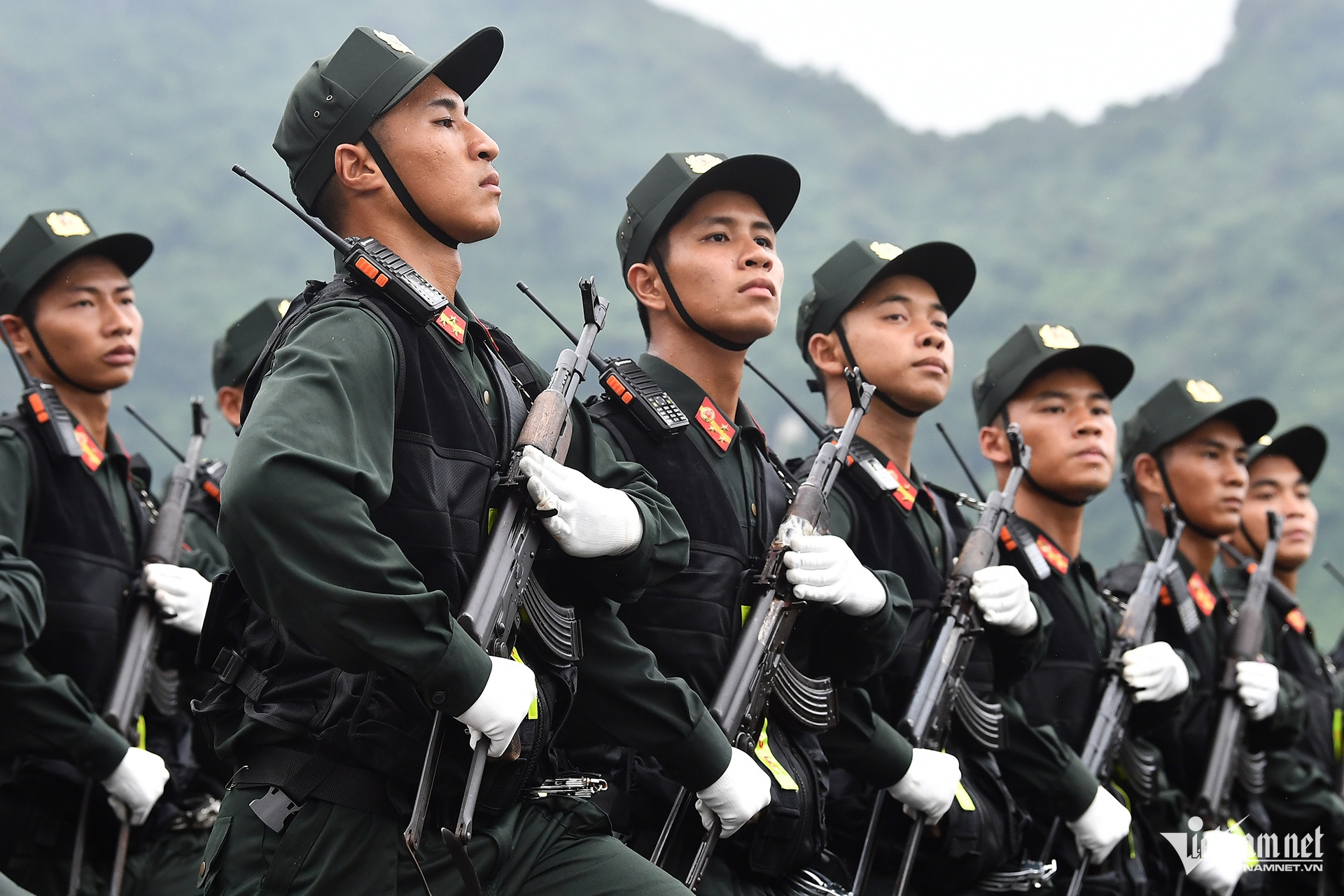 Những mẫu súng trang bị cho các khối diễu binh Quân đội, Công an - Ảnh 22. Những mẫu súng trang bị cho các khối diễu binh Quân đội, Công an - Ảnh 22.