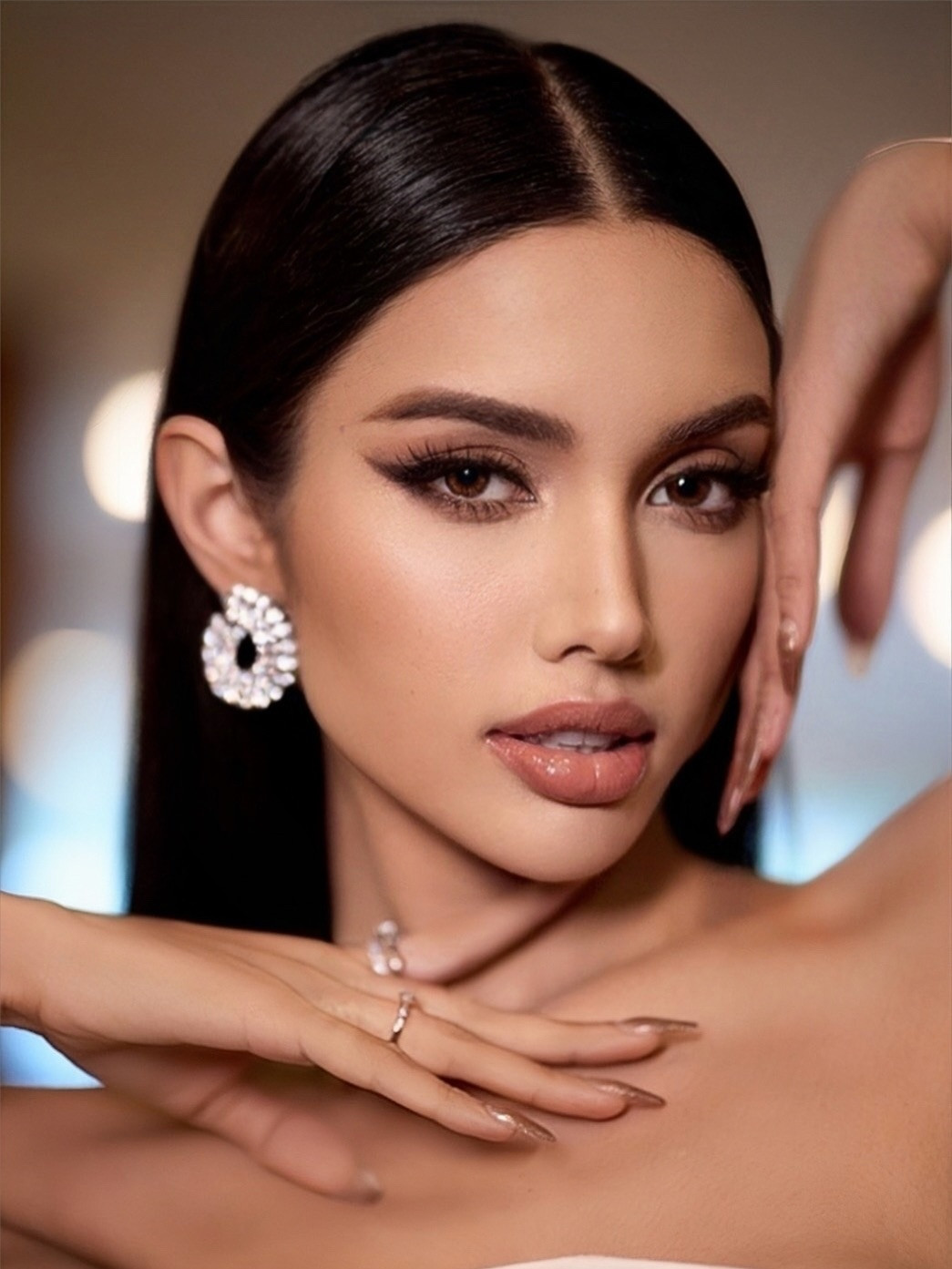 Mỹ nhân mặc đẹp nhất Cannes, giỏi 3 thứ tiếng thắng Miss Universe Thailand 2025 - Ảnh 9. Mỹ nhân mặc đẹp nhất Cannes, giỏi 3 thứ tiếng thắng Miss Universe Thailand 2025 - Ảnh 9.