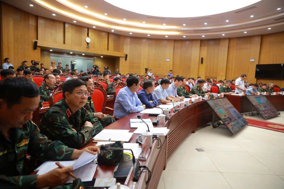 ung-pho-khan-cap-bao-so-5-uu-tien-hang-dau-bao-ve-tinh-mang-va-tai-san-nguoi-dan-1756040100460998764898-1756048174456-17560481746921874502210.jpg