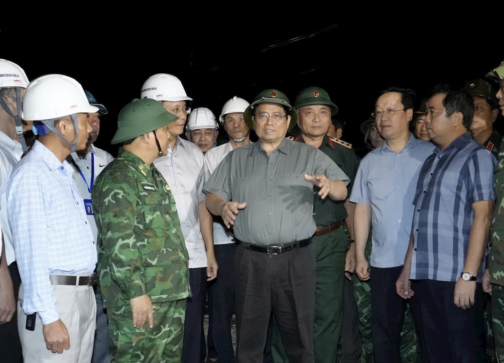 ung-pho-khan-cap-bao-so-5-uu-tien-hang-dau-bao-ve-tinh-mang-va-tai-san-nguoi-dan4-17560402493571162120723-1756048175564-1756048175745810394024.jpg
