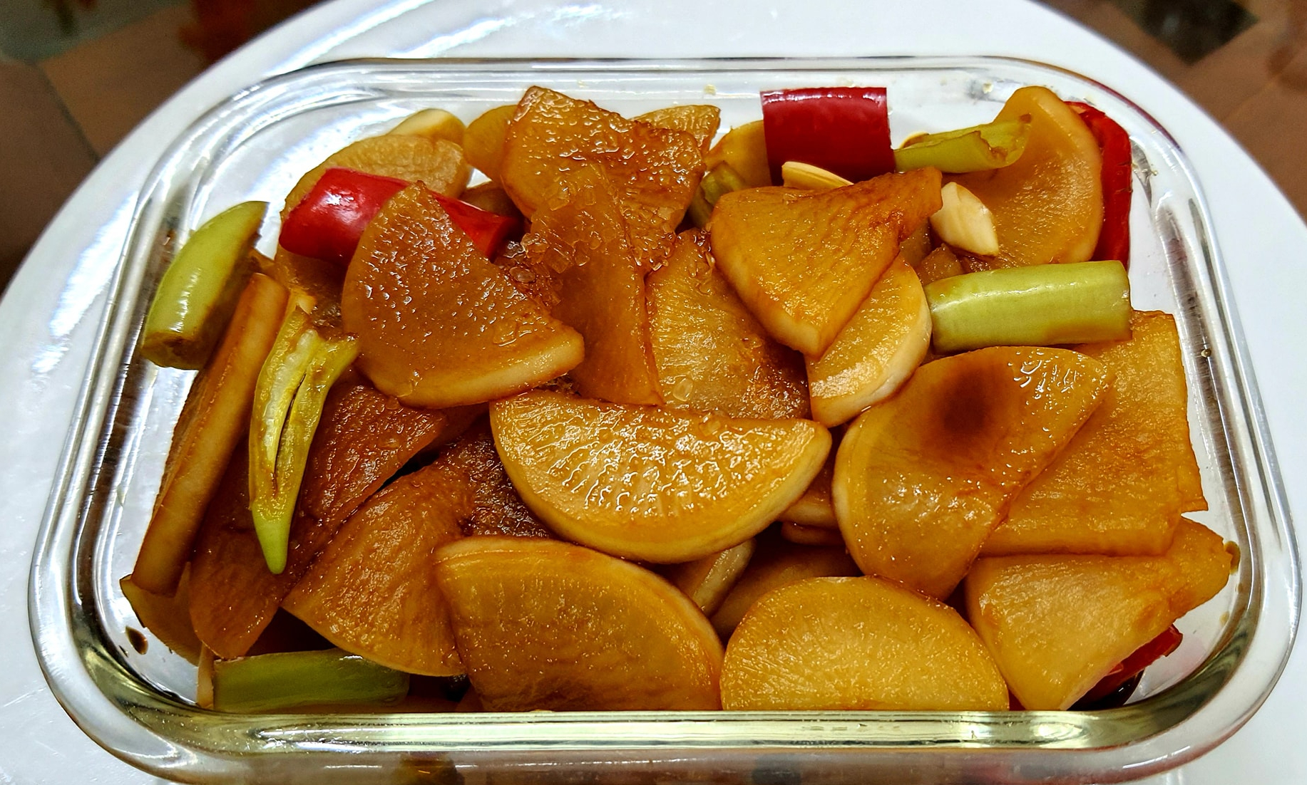 Japonsky oblíbená kořenová zelenina, která pomáhá detoxikovat játra, je na vietnamských trzích hojně k dostání za super nízké ceny. V deštivých dnech vyzkoušejte tyto neodolatelně lahodné pokrmy - Foto 7. Loại củ được người Nhật ưa thích giúp thải độc gan có nhiều ở chợ Việt, giá siêu rẻ, ngày mưa thử ngay những món này ngon khó cưỡng- Ảnh 7.