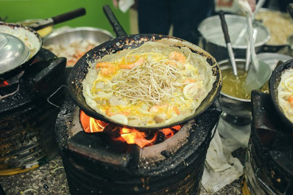 cach-lam-banh-xeo-de-ban-1755938823544-1755938823734303815880-1756205758013-17562057592471642711289.jpg