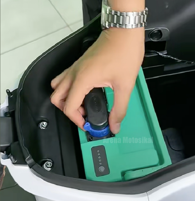 Xe máy điện giá 25 triệu đồng đẹp cổ điển trang bị ngang SH Mode, pin siêu bền, rẻ hơn Vision, chỉ như xe số Wave Alpha- Ảnh 5. Xe máy điện giá 25 triệu đồng đẹp cổ điển trang bị ngang SH Mode, pin siêu bền, rẻ hơn Vision, chỉ như xe số Wave Alpha- Ảnh 5.