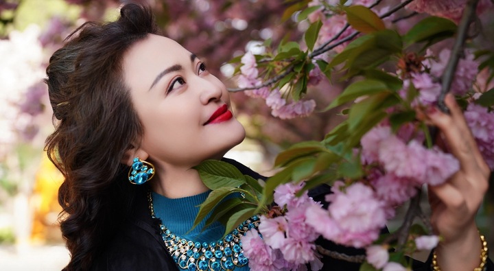 Cuộc sống tuổi U60 bên chồng tỷ phú của mỹ nhân gợi cảm nhất 'Thiên long bát bộ' - Ảnh 4. Cuộc sống tuổi U60 bên chồng tỷ phú của mỹ nhân gợi cảm nhất 'Thiên long bát bộ' - Ảnh 4.
