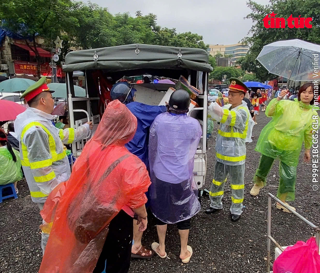anh-banghe-hang-rong-badinh-5-1756283687134-17562836873261316332204.jpg