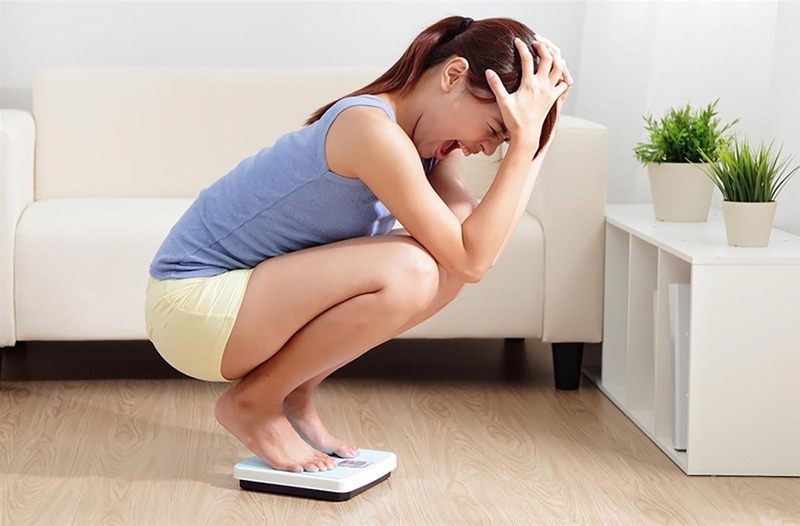 Nữ sinh 14 tuổi giảm cân trong 3 tháng hè: Tóc rụng nhiều, đi không vững, đối mặt với nhiều bệnh- Ảnh 2.