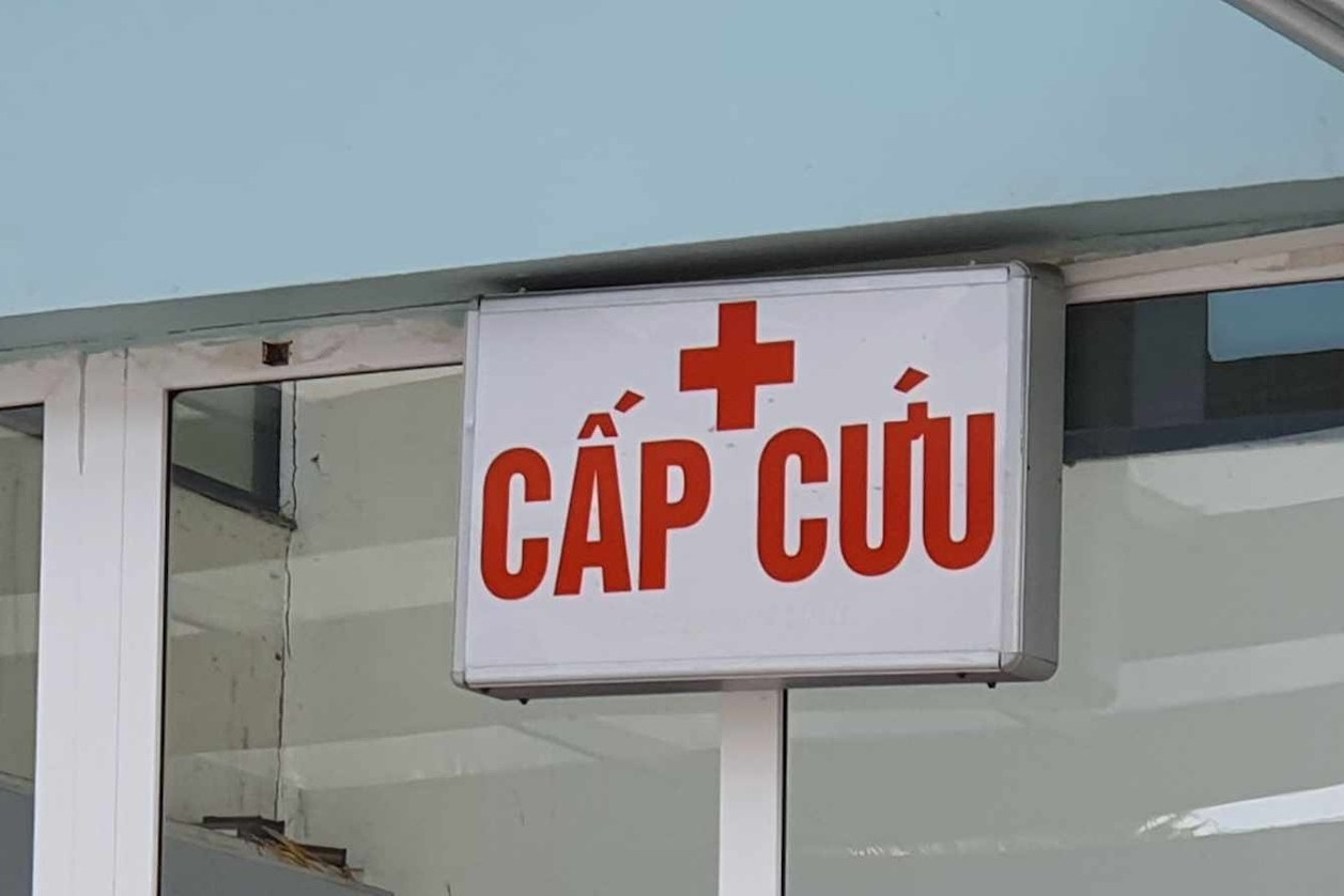 nam-thanh-nien-26-tuoi-cap-cuu-do-nuot-nhieu-manh-dao-roc-giay-1786-1756263838265-175626383847459340833.jpeg