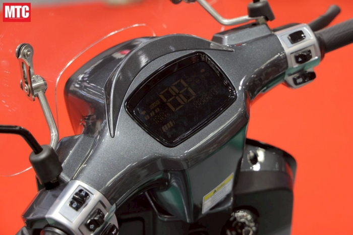 Xe máy điện giá 32 triệu đồng đẹp cổ điển tựa Vespa, trang bị ngang Air Blade, rẻ như Vision - Ảnh 6. Xe máy điện giá 32 triệu đồng đẹp cổ điển tựa Vespa, trang bị ngang Air Blade, rẻ như Vision - Ảnh 6.