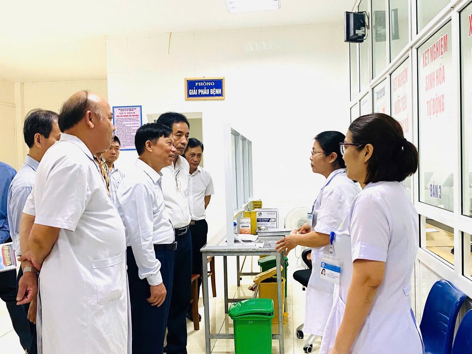 Đơn vị đầu tiên ở Hà Tĩnh hoàn tất thẩm định và sử dụng bệnh án điện tử- Ảnh 3. Đơn vị đầu tiên ở Hà Tĩnh hoàn tất thẩm định và sử dụng bệnh án điện tử- Ảnh 3.