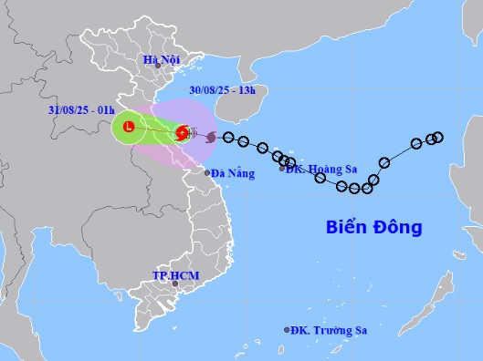 Chiều tối 30/8, bão số 6 đi vào đất liền từ Hà Tĩnh đến Quảng Trị - Ảnh 1. Chiều tối 30/8, bão số 6 đi vào đất liền từ Hà Tĩnh đến Quảng Trị - Ảnh 1.