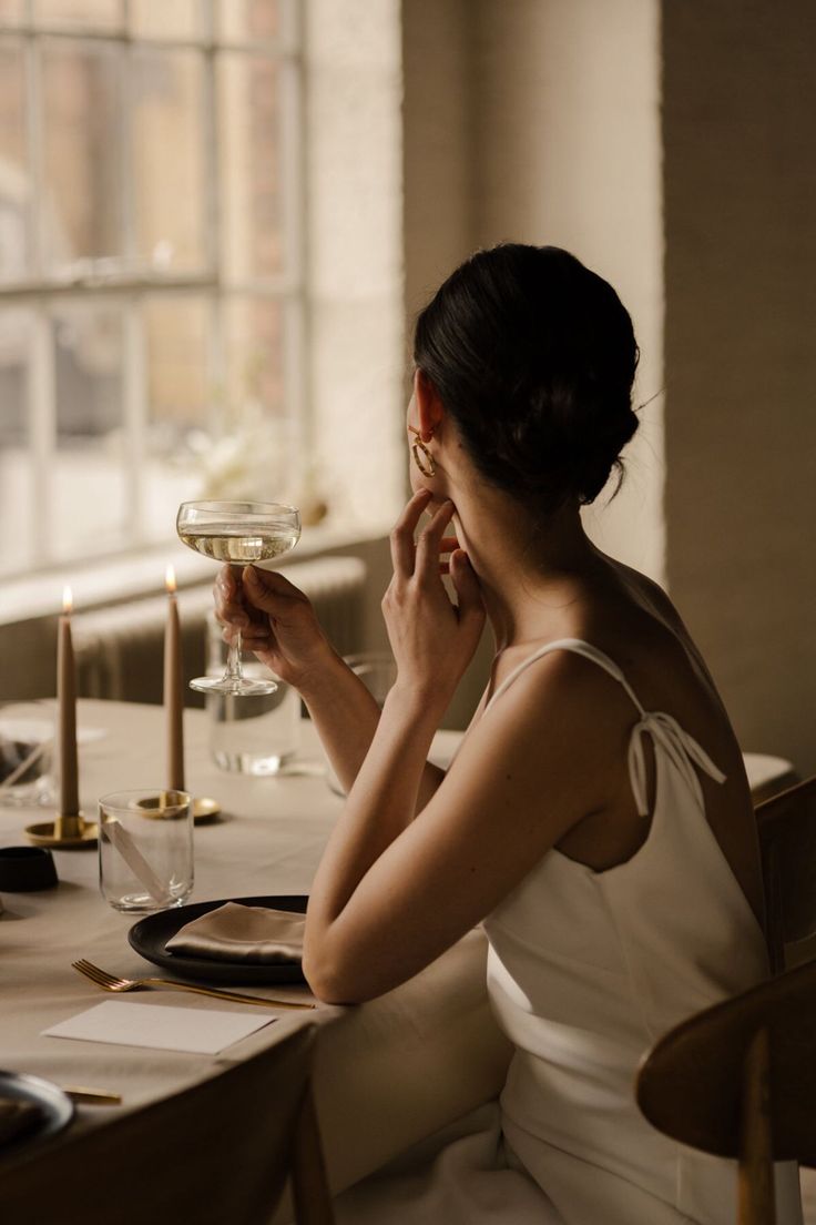 Bước sang tuổi 50 tôi mới hiểu vì sao mình giàu mà vẫn khổ, xinh đẹp mà chồng vẫn hờ hững- Ảnh 1. Bước sang tuổi 50 tôi mới hiểu vì sao mình giàu mà vẫn khổ, xinh đẹp mà chồng vẫn hờ hững- Ảnh 1.