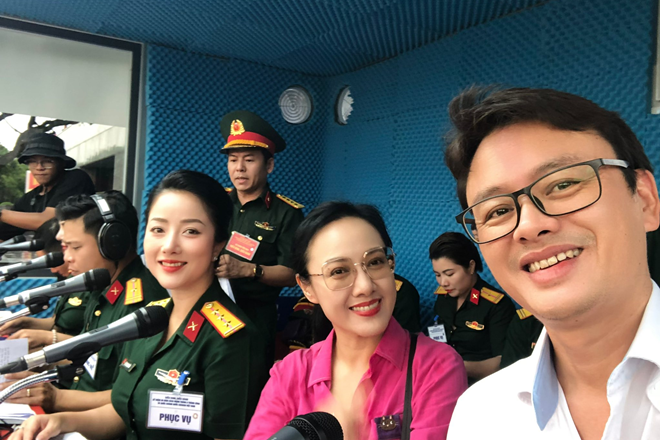 Hai biên tập viên VTV đọc thuyết minh trong lễ diễu binh, diễu hành A80 là ai? - Ảnh 2. Hai biên tập viên VTV đọc thuyết minh trong lễ diễu binh, diễu hành A80 là ai? - Ảnh 2.