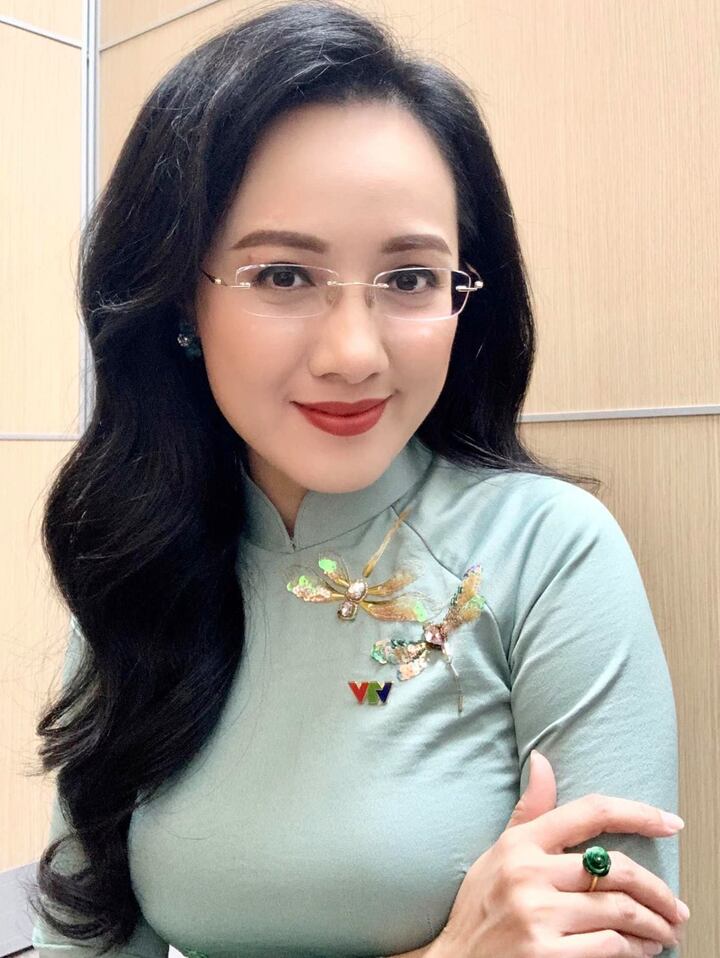 Hai biên tập viên VTV đọc thuyết minh trong lễ diễu binh, diễu hành A80 là ai? - Ảnh 3. Hai biên tập viên VTV đọc thuyết minh trong lễ diễu binh, diễu hành A80 là ai? - Ảnh 3.