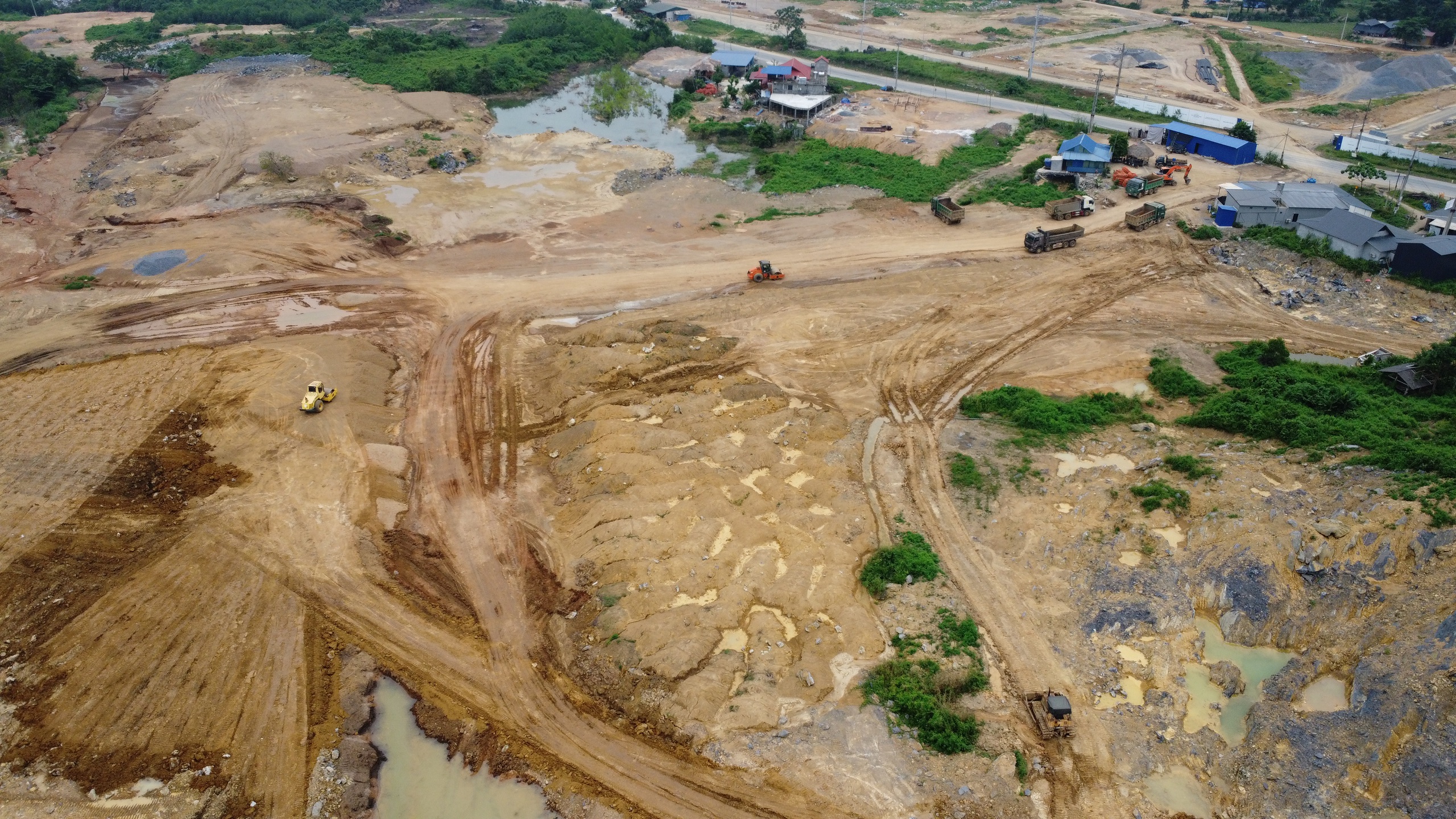 Tiếp vụ cụm công nghiệp Quảng Chu ở Thái Nguyên thi công kiểu 'tiền trảm hậu tấu': Hiện trạng khu đất ra sao?- Ảnh 5. Tiếp vụ cụm công nghiệp Quảng Chu ở Thái Nguyên thi công kiểu 'tiền trảm hậu tấu': Hiện trạng khu đất ra sao?- Ảnh 5.