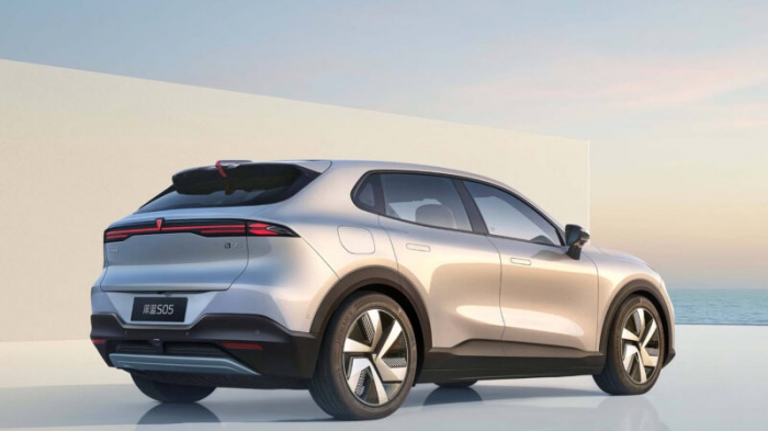 Xe gầm cao SUV hạng C giá 470 triệu đồng đẹp sang chảnh rẻ bằng nửa Honda CR-V, Tucson, chỉ ngang Toyota Vios có gì đặc biệt khi ra mắt ở Trung Quốc? - Ảnh 3. Xe gầm cao SUV hạng C giá 470 triệu đồng đẹp sang chảnh rẻ bằng nửa Honda CR-V, Tucson, chỉ ngang Toyota Vios có gì đặc biệt khi ra mắt ở Trung Quốc? - Ảnh 3.