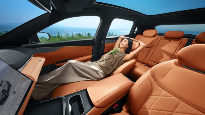 Xe gầm cao SUV hạng C giá 470 triệu đồng đẹp sang chảnh rẻ bằng nửa Honda CR-V, Tucson, chỉ ngang Toyota Vios có gì đặc biệt khi ra mắt ở Trung Quốc? - Ảnh 5. Xe gầm cao SUV hạng C giá 470 triệu đồng đẹp sang chảnh rẻ bằng nửa Honda CR-V, Tucson, chỉ ngang Toyota Vios có gì đặc biệt khi ra mắt ở Trung Quốc? - Ảnh 5.