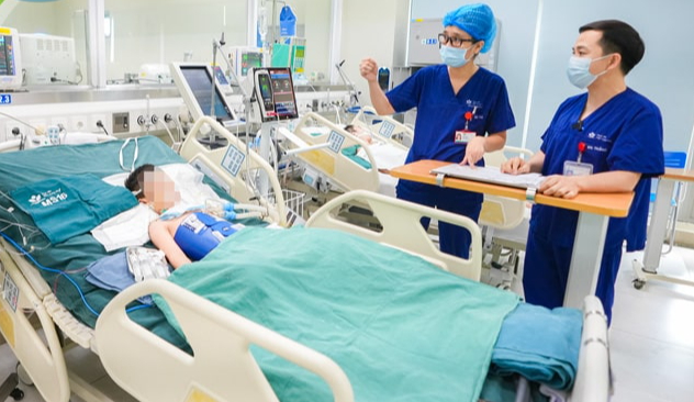 2 bé trai tiên lượng xấu vì sai lầm khi cấp cứu đuối nước rất nhiều người hay gặp - Ảnh 1.