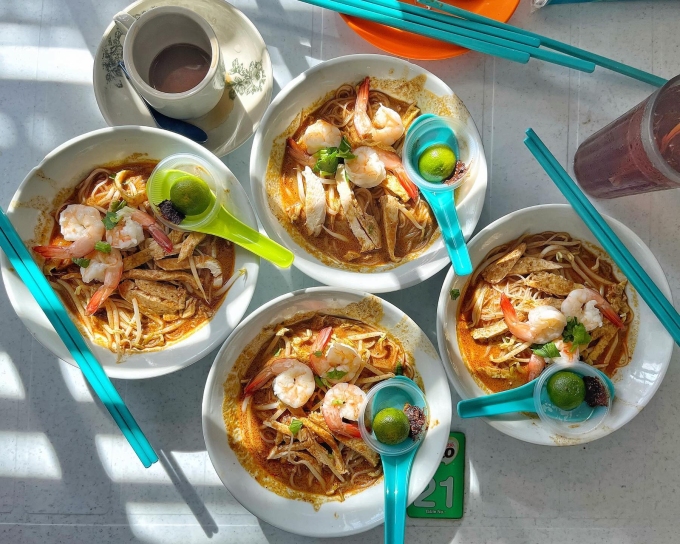 Sarawak laksa - món bún 'quốc hồn quốc túy' của Malaysia - Ảnh 1.
