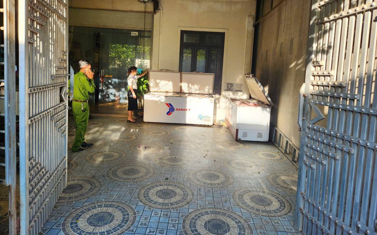 Phát hiện gần 1 tấn thịt lợn bệnh, chuẩn bị đi tiêu thụ