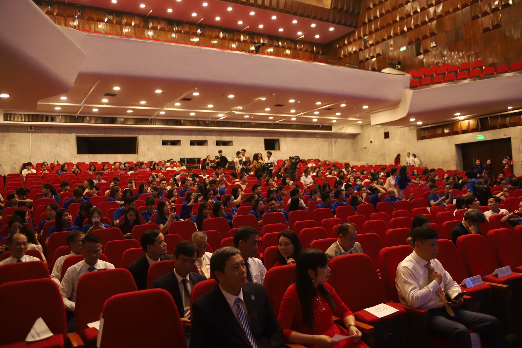 hoi-truong-175457014847518073767-1754577109430-1754577109686556436225.jpg