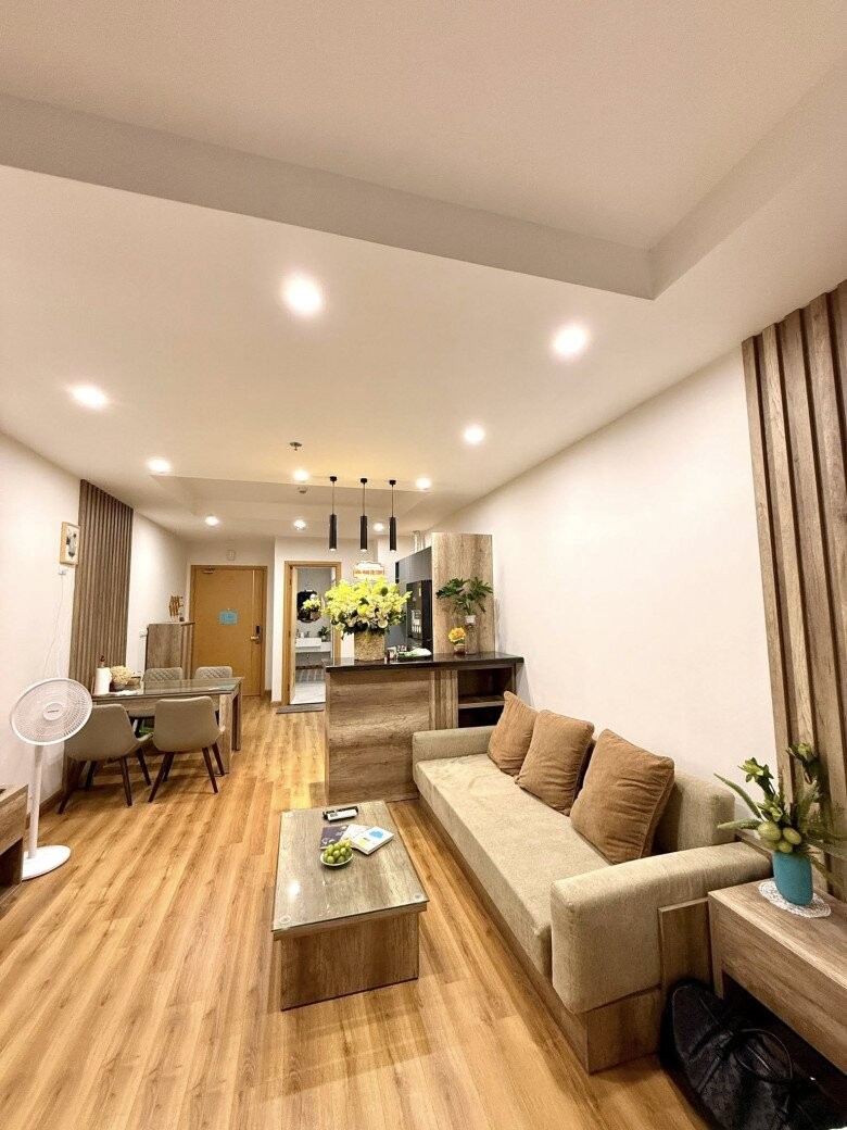 2 căn nhà của con gái NSND Hạ Vy - MC Hoàng Trang VTV và cách cắm hoa tươi chị em xem xong liền về học cách cắm- Ảnh 3. 2 căn nhà của con gái NSND Hạ Vy - MC Hoàng Trang VTV và cách cắm hoa tươi chị em xem xong liền về học cách cắm- Ảnh 3.