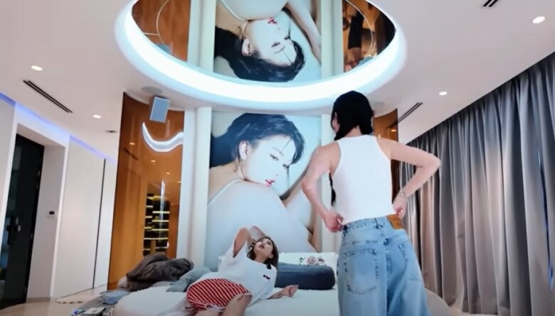 Chi tiết trong phòng ngủ dễ khiến người xem 'xấu hổ' của Ngọc Trinh có gì đặc biệt?- Ảnh 4.