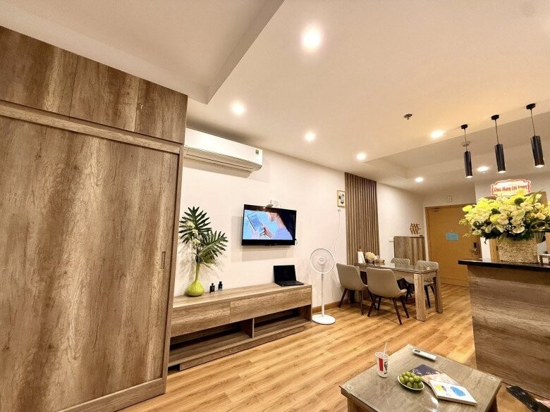 2 căn nhà của con gái NSND Hạ Vy - MC Hoàng Trang VTV và cách cắm hoa tươi chị em xem xong liền về học cách cắm- Ảnh 8. 2 căn nhà của con gái NSND Hạ Vy - MC Hoàng Trang VTV và cách cắm hoa tươi chị em xem xong liền về học cách cắm- Ảnh 8.