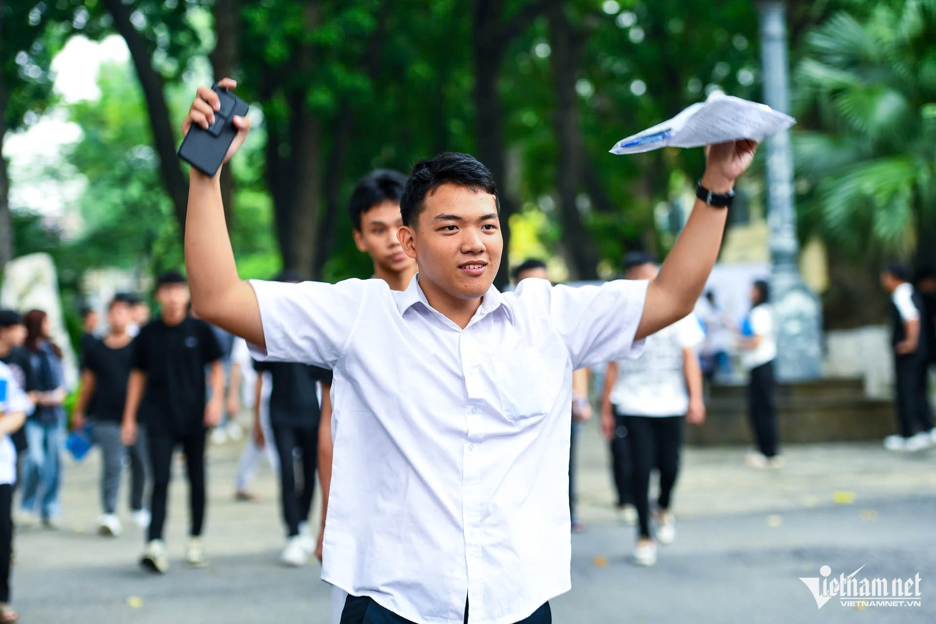 w-giao-duc-thi-thpt-19-63440-1818-1754586750275-1754586750477697623459.jpg