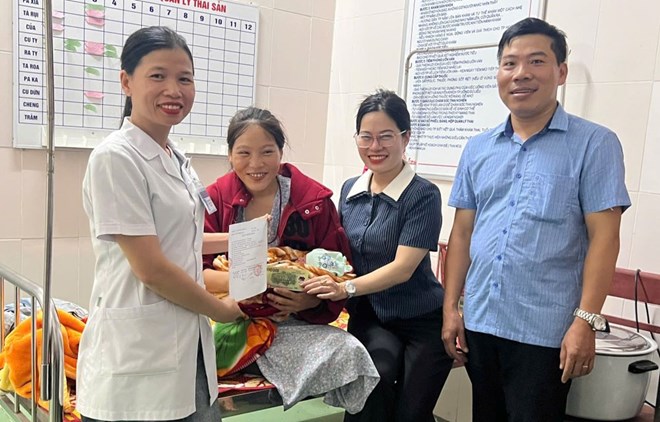 di-nhan-qua-quoc-khanh-san-phu-1756694567275330054413-1756703079549-17567030798481861763757.jpeg