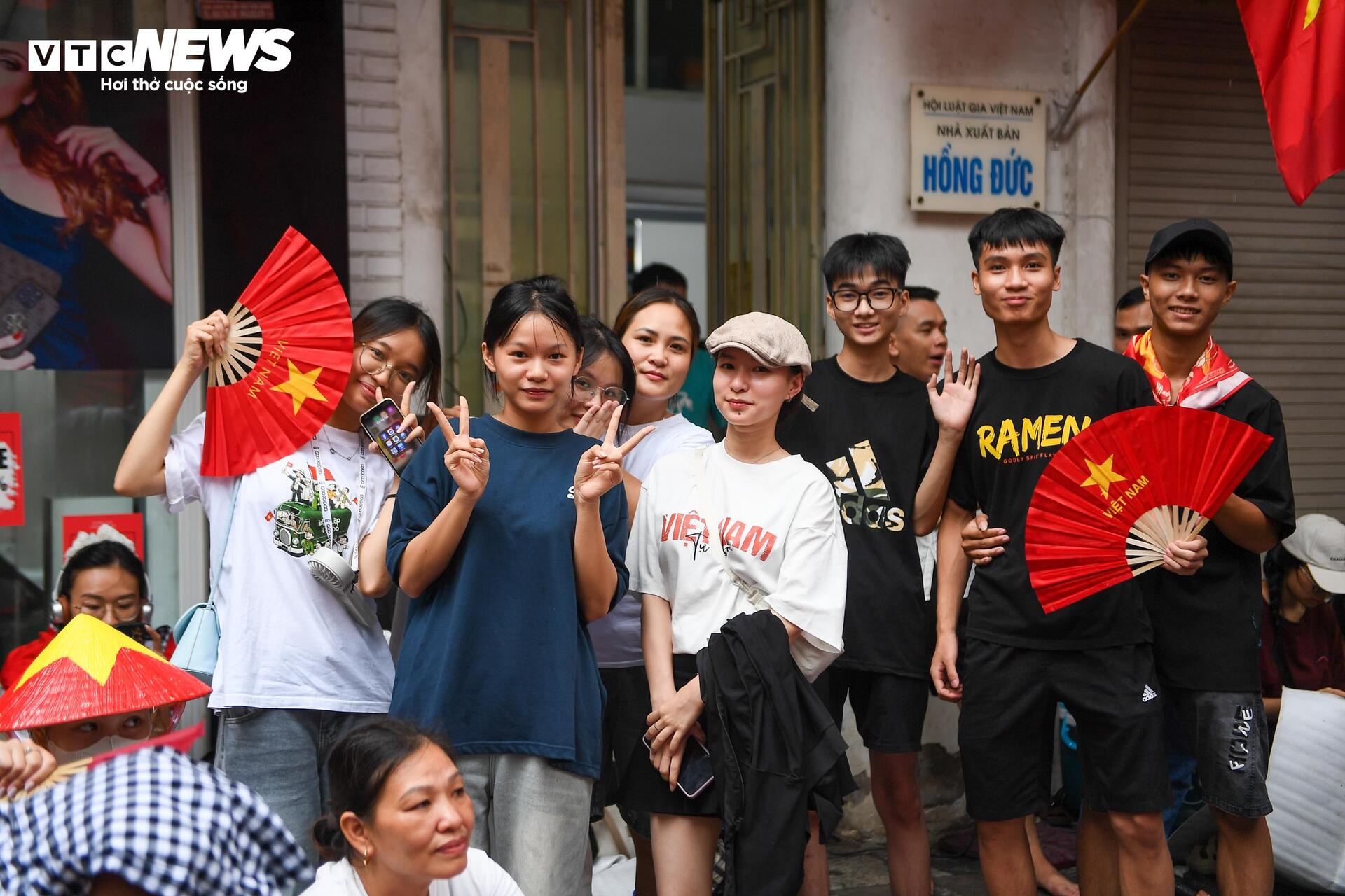 dieu-binh-bien-nguoi-doi-mua-10-15313285-1756718699811-17567187000661709555128.jpg