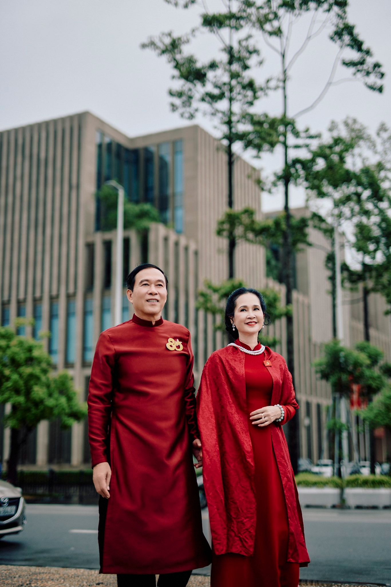 Umělecký pár Lan Huong - Do Ky „následuje“ trend milování ao dai – milování venkova – Foto 6. Vợ chồng nghệ sĩ Lan Hương - Đỗ Kỷ 'đu' trend yêu áo dài - yêu đất nước - Ảnh 6.