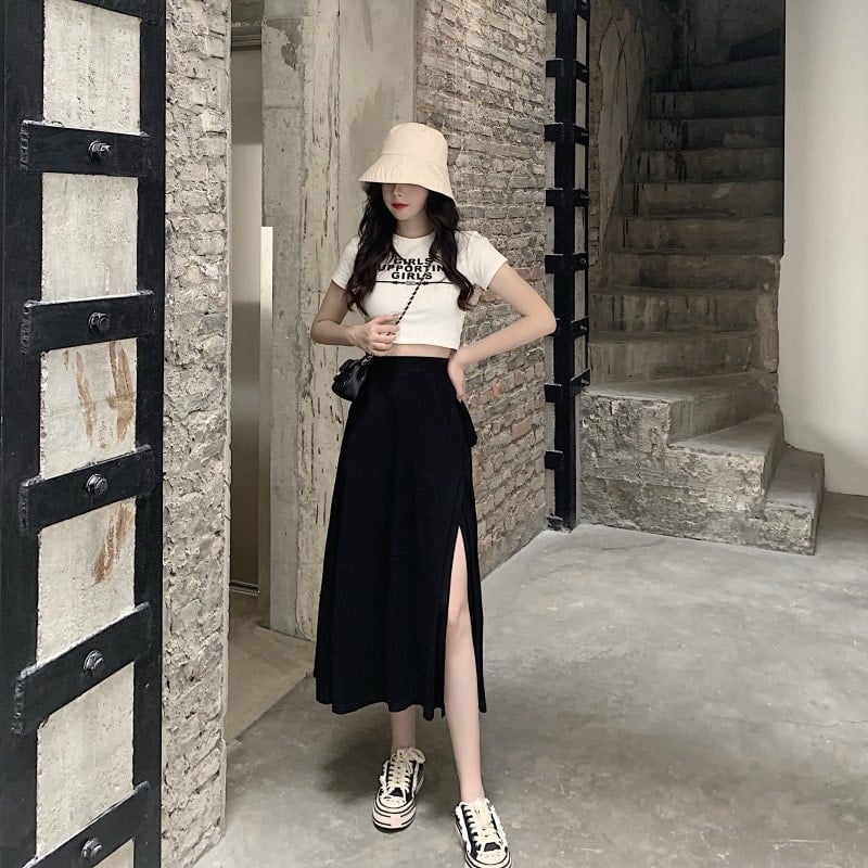 Como coordenar saias longas para festas elegantes e estilosas - Foto 1. Cách phối đồ với chân váy dài đi tiệc sang trọng, cá tính - Ảnh 1.