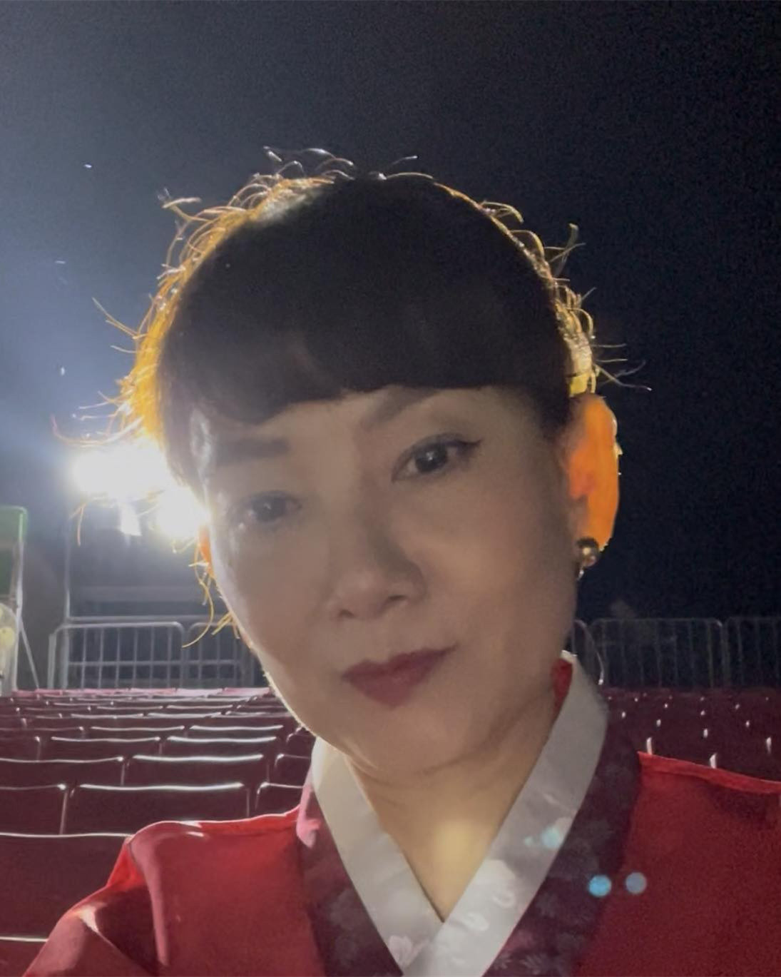 NSND Mỹ Uyên lên báo Hàn, được gọi là 'Diễn viên quốc dân' - Ảnh 2.