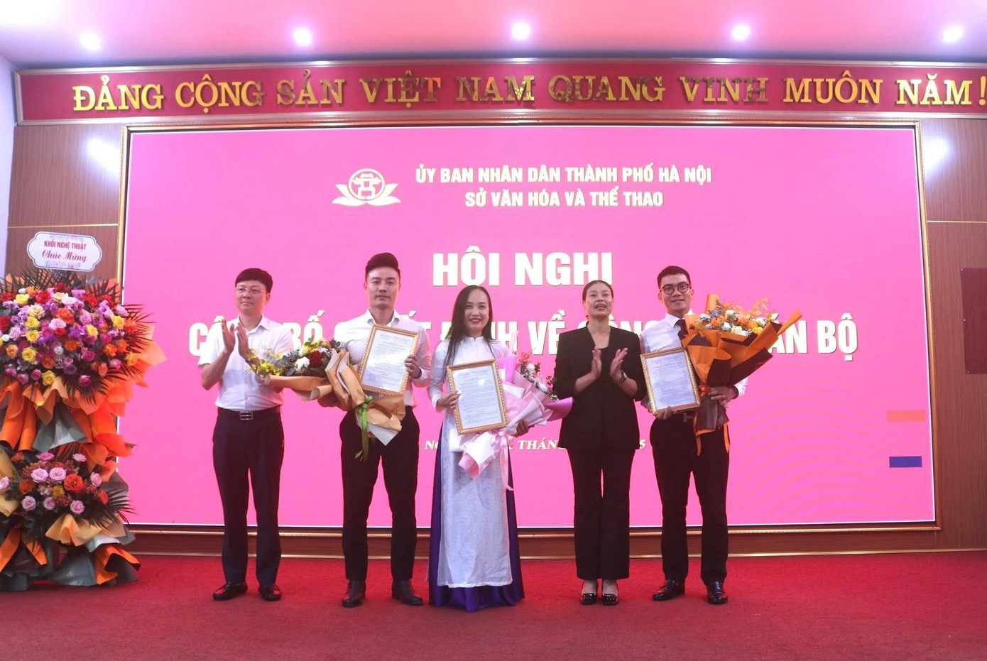 Chân dung nữ giám đốc Nhà hát Chèo Hà Nội - Ảnh 1. Chân dung nữ giám đốc Nhà hát Chèo Hà Nội - Ảnh 1.
