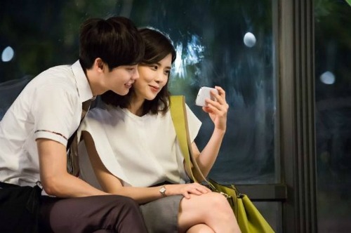 Top cung hoàng đạo nữ dễ rung động trước 'phi công trẻ' - Ảnh 2. Top cung hoàng đạo nữ dễ rung động trước 'phi công trẻ' - Ảnh 2.