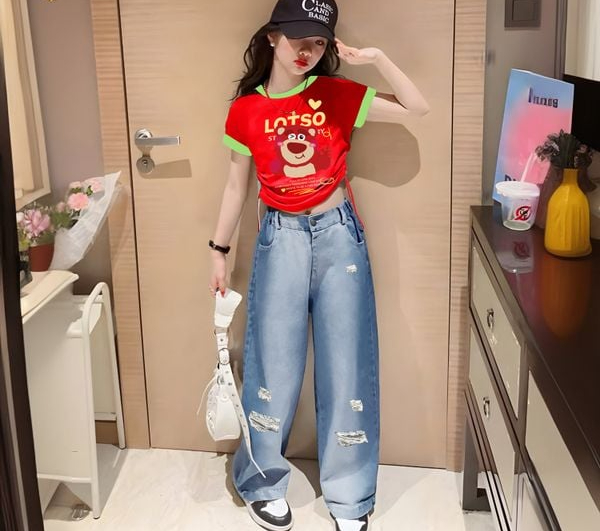Wie man Outfits für mollige Mädchen so kombiniert, dass sie sowohl hübsch als auch bequem sind - Foto 2. Cách phối đồ cho bé gái mập vừa xinh vừa thoải mái - Ảnh 2.