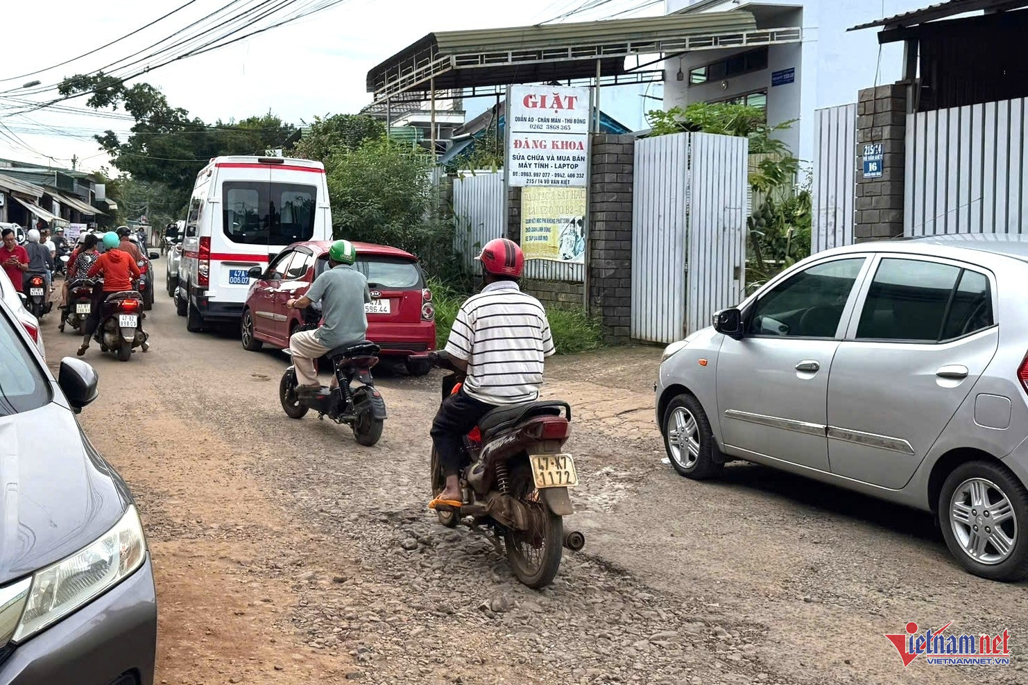 Lời khai tiết lộ nguyên nhân gã trai xuống tay sát hại 3 người cùng một gia đình ở Đắk Lắk - Ảnh 1.