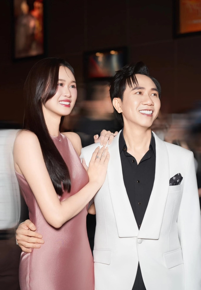 Diễn viên Anh Đức hết lòng cưng chiều vợ ‘xinh như hoa hậu’ sau 1 năm cưới - Ảnh 10.