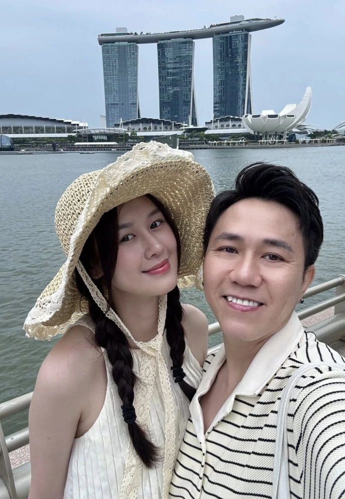 Diễn viên Anh Đức hết lòng cưng chiều vợ ‘xinh như hoa hậu’ sau 1 năm cưới - Ảnh 7.