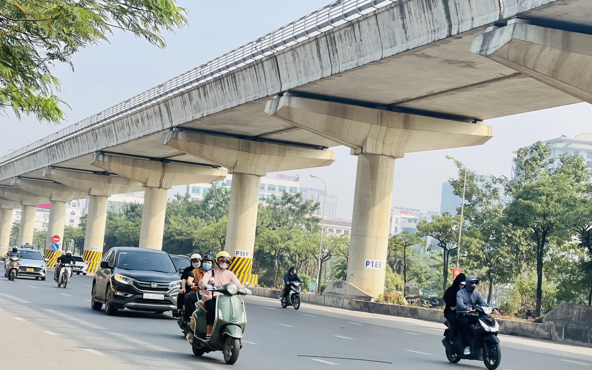 khong-khi-lanh-thoi-tiet-17578667719161754820340-180-0-1780-2560-crop-17578669189171445746537.jpg