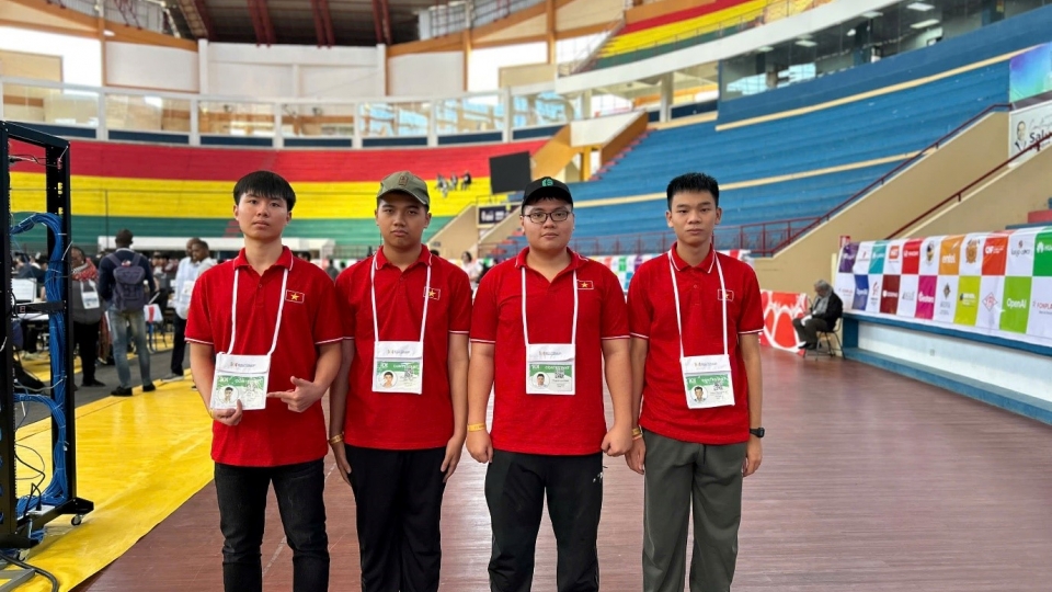 Chị em song sinh cùng đạt 30 điểm vào Học viện Quân y - Ảnh 3. Chị em song sinh cùng đạt 30 điểm vào Học viện Quân y - Ảnh 3.