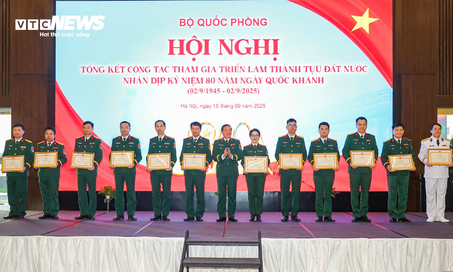 6,6 triệu lượt người tham quan khí tài Quân đội tại Triển lãm thành tựu đất nước - Ảnh 1. 6,6 triệu lượt người tham quan khí tài Quân đội tại Triển lãm thành tựu đất nước - Ảnh 1.