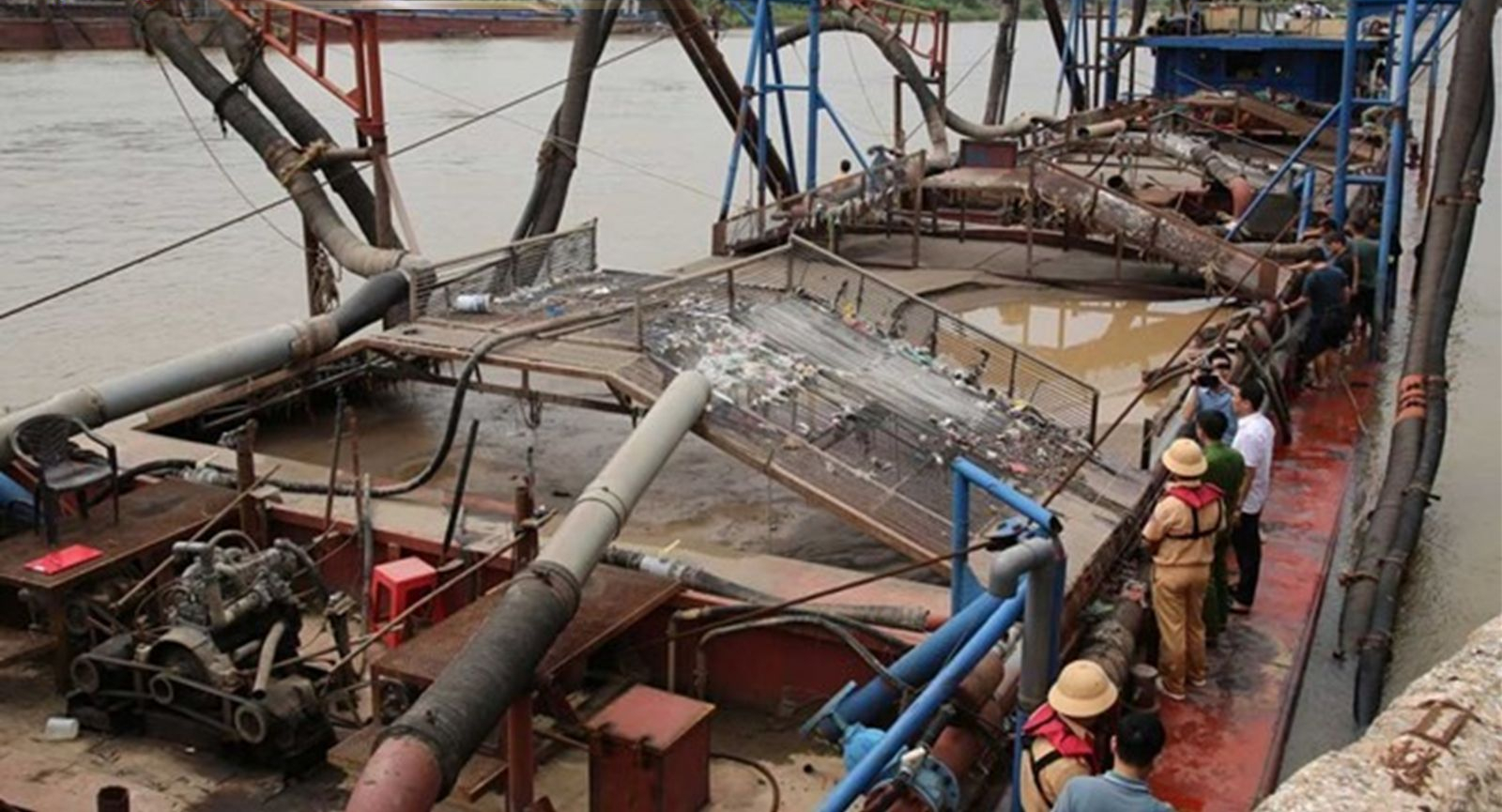 Ninh Bình xử phạt 175 triệu đồng đối với hành vi khai thác cát trái phép - Ảnh 1.