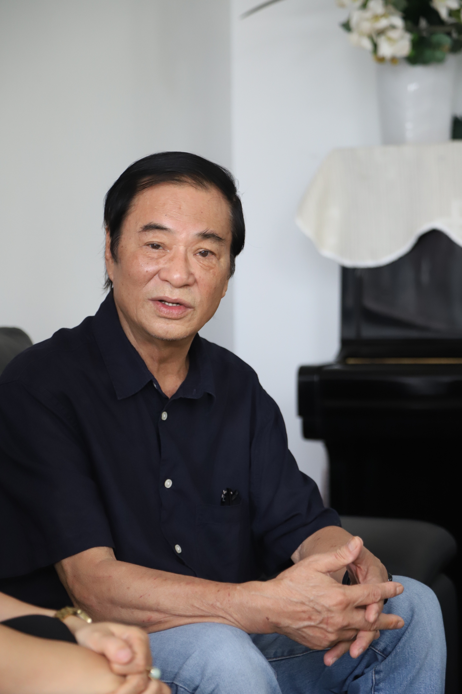 Đời thực bình yên NSND Khải Hưng - Ảnh 1.